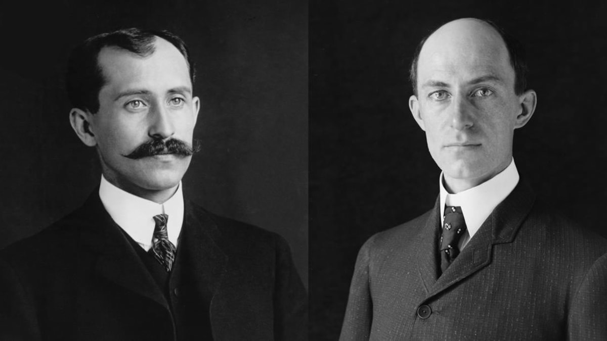 Side-by-side adult portraits of the Wright brothers